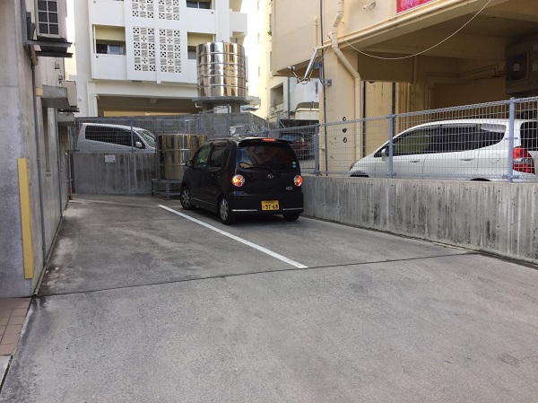敷地内の駐車場